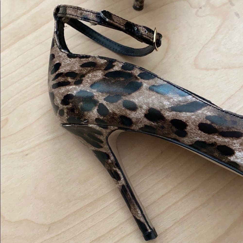 WHBM Leopard Pointy Heel - Picture 5 of 10